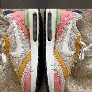 Nike Air Max Dawn SE Sun Club Sneaker